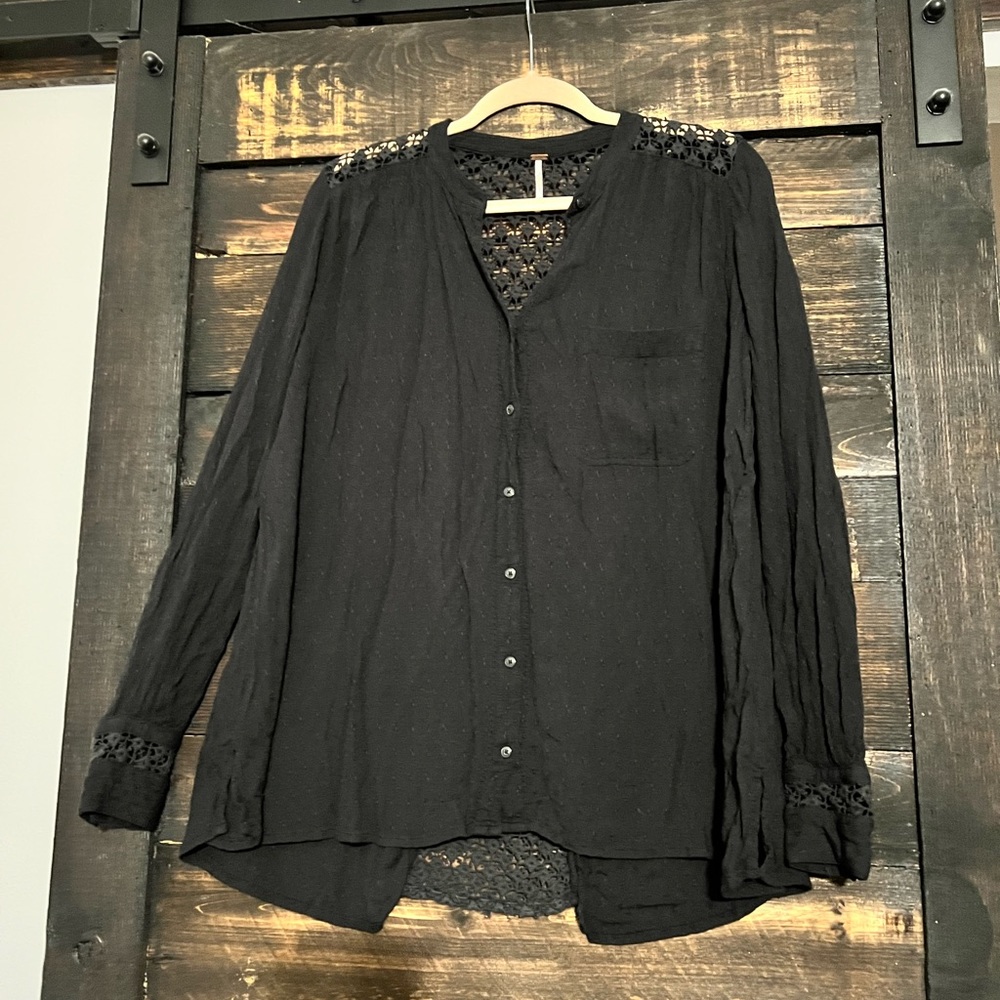 Free People • Black Blouse •